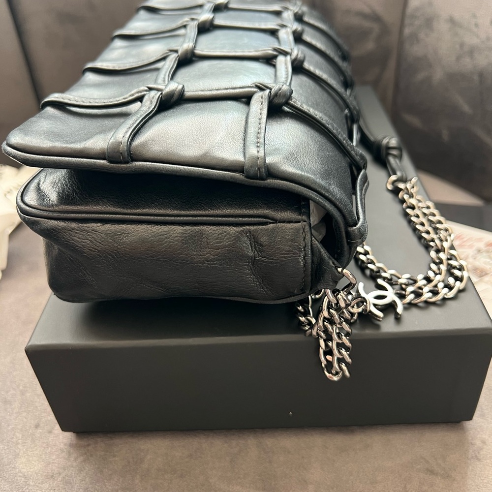 Vintage Chanel Knot Lambskin Bag - Picture 7 of 16